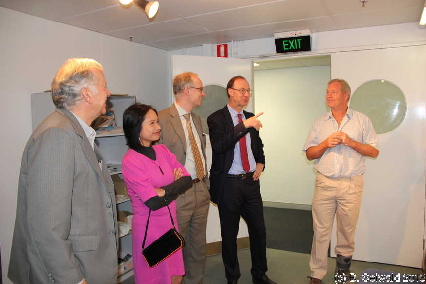LABVISIT20130325 103949
