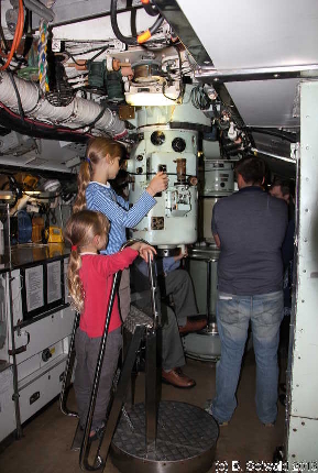 HMAS Onslow20130831 110438